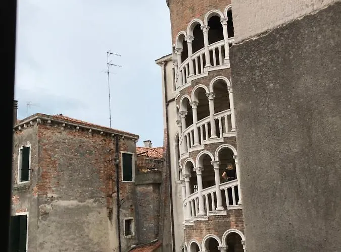 Fondaco Di Rialto Венеция